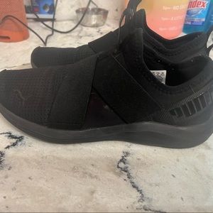 Womens size 8 Puma shoes
